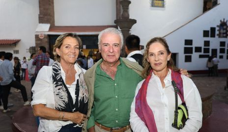  Lucía Gárate, Diego Ayala y Claudia Díaz Infante.