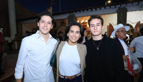  Tomás Díaz de León, Anilú Enríquez y Víctor Marte.