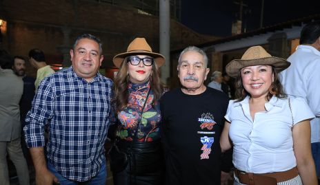  Federico, Vanessa Mata, Federico y Karina.
