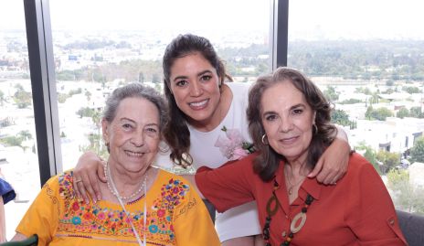  Popi Neumann, Claudia Martínez y Claudia Neumann.