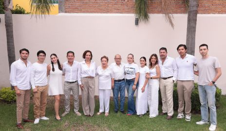  Martin Díaz, Darío Luévano, Regina Armendáriz, Joel Armendáriz, Gaby Armendáriz, Rosy Gallardo, Joel Armendáriz, Marce Armendáriz, Daniela Armendáriz, Pili Orta, Jorge Armendáriz, Jorge Armendáriz y Ulises Alba.
