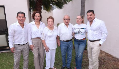  Joel Armendáriz, Gaby Armendáriz, Rosy Gallardo, Joel Armendáriz, Marce Armendáriz y Jorge Armendáriz.