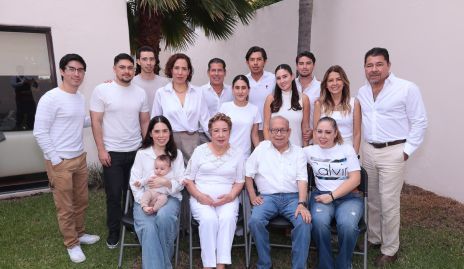  Darío Luévano, Juan Arvizu, Ulises Alba, Gaby Armendáriz, Joel Armendáriz, Daniela Armendáriz, Jorge Armendáriz, Regina Armendáriz, Martin Díaz, Pili Orta, Jorge Armendáriz, Priscila Luévano, Vicente Arvizu, Rosy Gallardo, Joel Armendáriz y Marce Armendáriz.