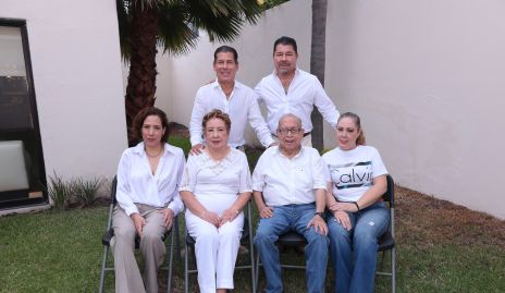  Joel Armendáriz, Jorge Armendáriz, Gaby Armendáriz, Rosy Gallardo, Joel Armendáriz y Marce Armendáriz.