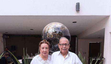  Rosy Gallardo y Joel Armendáriz.