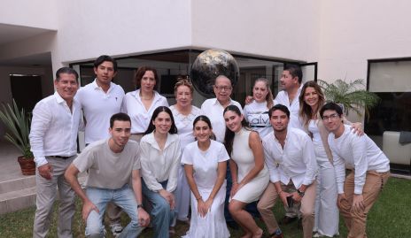  Joel Armendáriz, Jorge Armendáriz, Gaby Armendáriz, Rosy Gallardo, Joel Armendáriz, Marce Armendáriz, Jorge Armendáriz, Pili Orta, Darío Luévano, Ulises Alba, Priscila Luévano, Daniela Armendáriz, Regina Armendáriz y Martin Díaz.