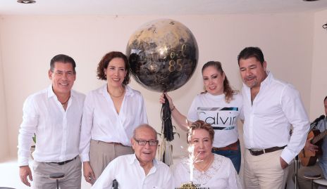  Joel Armendáriz, Gaby Armendáriz, Marce Armendáriz, Jorge Armendáriz, Joel Armendáriz y Rosy Gallardo.