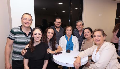  Jorge Ledezma, Arantxa Cárcoba, Gloria Mojarro, Raymundo Salces, María Cárcoba, Ricardo Ledezma, Maribel Ledezma y Patricia Silva.