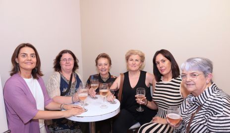  Begoña Soler, Mari Carioso, Isabel Muñoz, María José Mendizábal, Carmen Romero y Ana Onda.