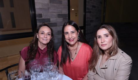  Marite de Sid, Marisa Medrano y Lourdes Orozco.