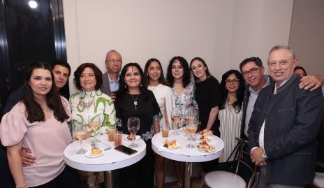  Fernanda Wong, Diego Álvarez, Georgina Wong, Salvador Wong, Georgina Bustos, Andrea Bustos, Arantxa Cárcoba, Alejandra Arce, Liliana Guerrero, Jorge González y Félix Cárcoba.