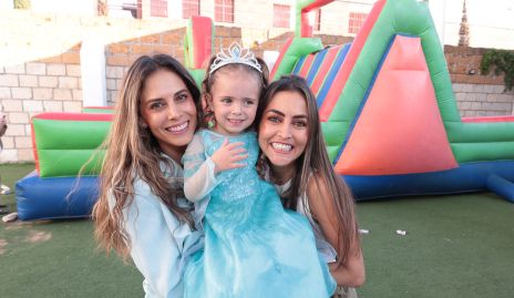  Giselle Stahl, Regina Güemes y Lety Sthal.