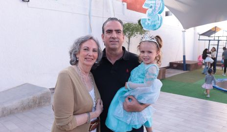  Maricarmen Güemes, Fernando Güemes y Regina Güemes.