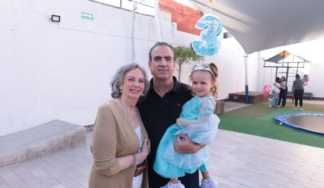  Maricarmen Güemes, Fernando Güemes y Regina Güemes.