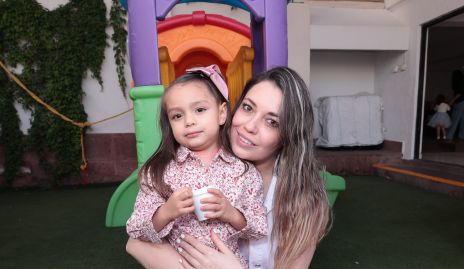  Daniela Medina y María Jimena.
