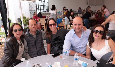  Claudia Pedroza, Salvador Pedroza, Adriana Pedroza, Salvador Pedroza y Loari Cabrera.