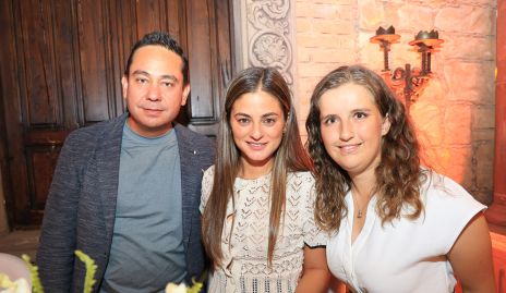 Ángel Torres, Verónica Romero y Sofi Torres.