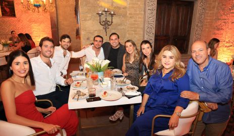  Isa, Roberto, José Antonio Hernández, Manuel Saiz, Jaime Alvarado, Mónica Torres, Isa Gaviño, Carmenchu y Roberto.