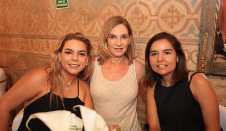  Maribel Torres, Claudia Díaz Infante y Lorena Torres.
