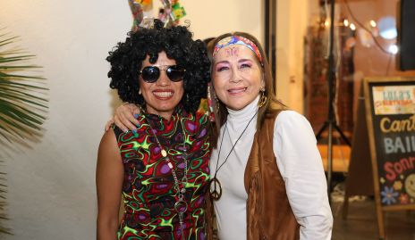  Elsa Castillo y Armandina Aguilera.