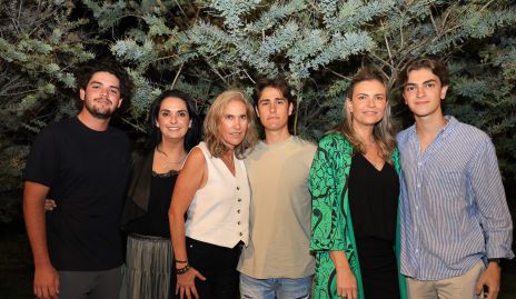  Pato Vera, Maricel Gutiérrez, Claudia Quiroz, Mau Galván Francine Coulon y Caly Hinojosa.