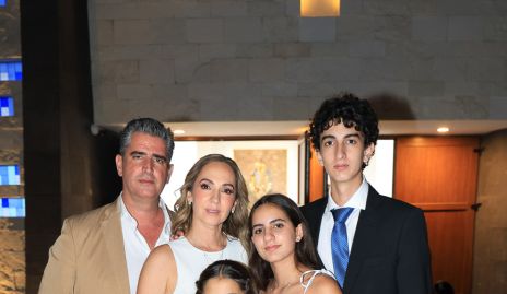  Juan Manuel Güemes, Lila Medina, Inés Güemes, María y Juan Manuel Güemes.