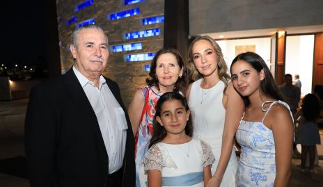  Gustavo Medina, Lila Ahumada, Lila Medina, María e Inés Güemes.