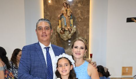  David Cortés y Michelle Baeza con su hija Valeria.