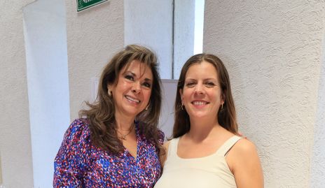 Elia de Padilla y Micol Echegaray.
