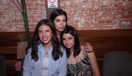  Montse Vega, Romina Villaseñor y Danna Manzur.