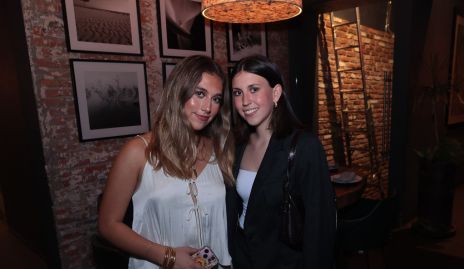  Majo Abella y Sofía Flores.
