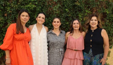  Alejandra Saenz, Marijó Zacarías, Virginia, Marcela Valle y Kinkis Galán.