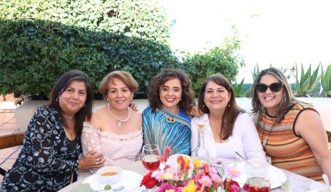  Cecilia Hernández, Beatriz Carrillo, Mago Aguillón, Sandra Guevara y Claudia Duque.