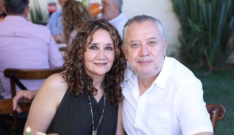  Gina García y Humberto Berrones.
