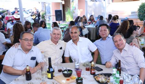  Vicente Escanamé, Pepe García, Ernesto Loredo Escudero, Jorge Weda y Carlos Zúñiga.