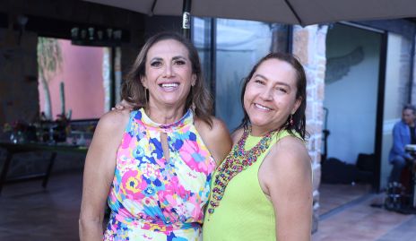  Gloria Aguirre y Norma Santiago.