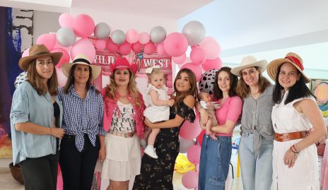  Ximena Fernández, Pupy Foyo, Silvia Foyo, Silvana Zendejas, Paula Zendejas, Nayelli Maya, Pablo Zendejas, Andrea Fernández y Lety.
