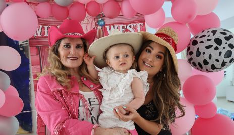  Silvia Foyo, Paula Zendejas y Silvana Zendejas.