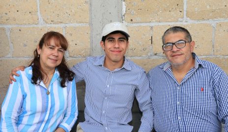  María Concepción, Héctor Daniel y Héctor Daniel Ogason.