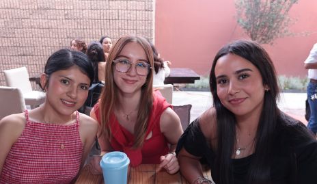  Marlene Fraustro, Abril Sánchez e Isela Arriaga.