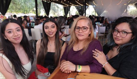  Ashley Flores, Ashley López, Ana Vázquez y Laura Guzmán.