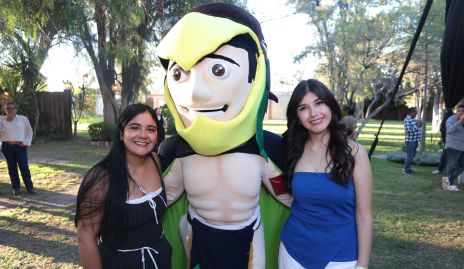  Fernanda Capetillo y Viridiana Cortez.