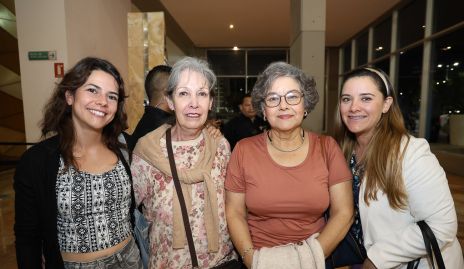  Mariana Martínez, Alicia Galindo, Ana Rosa Varga y Tania González.