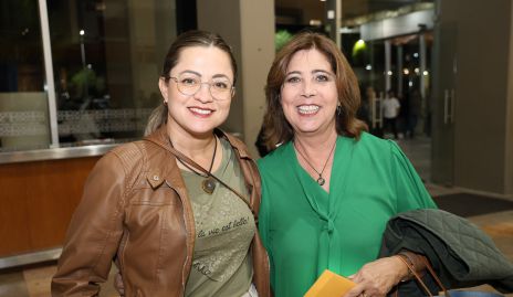  Beatriz y Elia Viramontes.