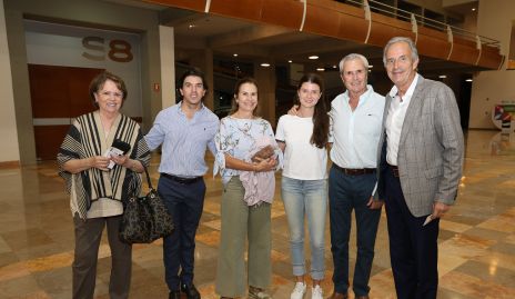 Pilar Ocejo, Sebastián Garza, Carmen Andrés, Daniela Meade, Claudio Meade y Francisco de la Rosa.