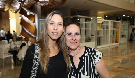  Begoña y Claudia Martínez.