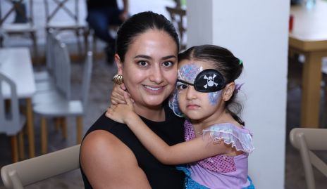  Nelly Velázquez y Eugenia Zúñiga.