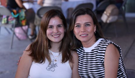  Valeria Flores y Julieta González.