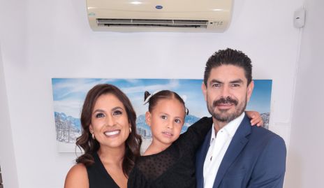  Samantha Anguiano, Sara Contreras y Urruti Contreras.