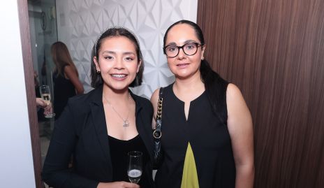 Fernanda Dávila y María Arevalo.